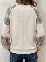 Loose-fit Color-block Plaid Sweatshirt With A Round Neck