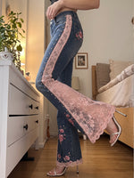 Chic Lace-panel Kick-flare Jeans